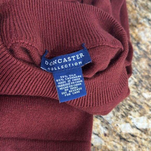 Doncaster Collection Silk Cashmere Blend Mock Neck Sleeveless Sweater Size L - Picture 4 of 7